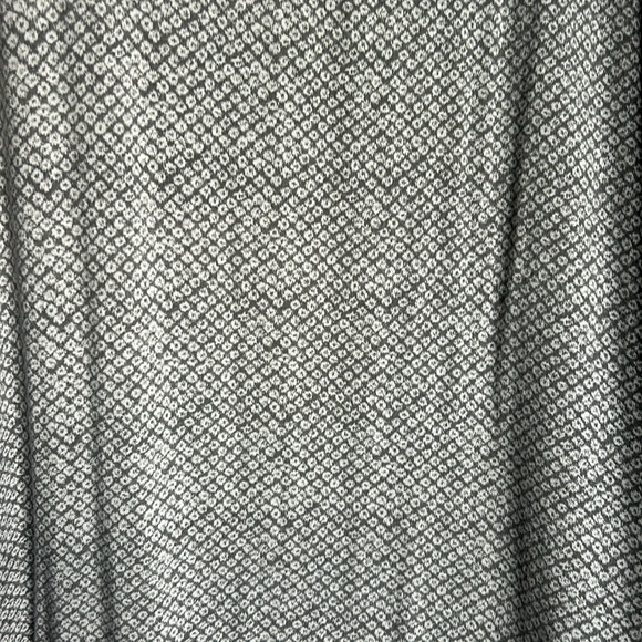 Elegant Gray Maxi Skirt with Side Slit - Picture 2 of 4